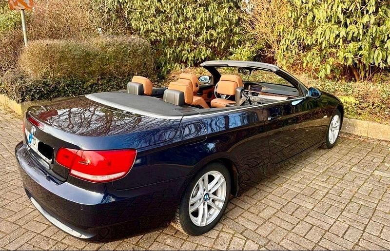 Gebraucht BMW 320 Cabriolet 177 PS (130 kW) 2008 Blau Cabrio