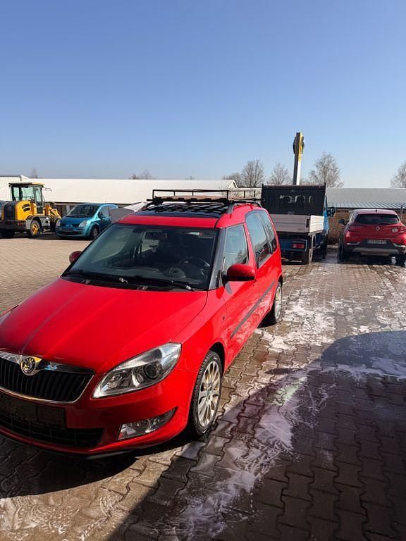 Gebraucht Skoda Roomster Plus Edition 105 PS (77 kW) 2012 Rot Van / Kleinbus