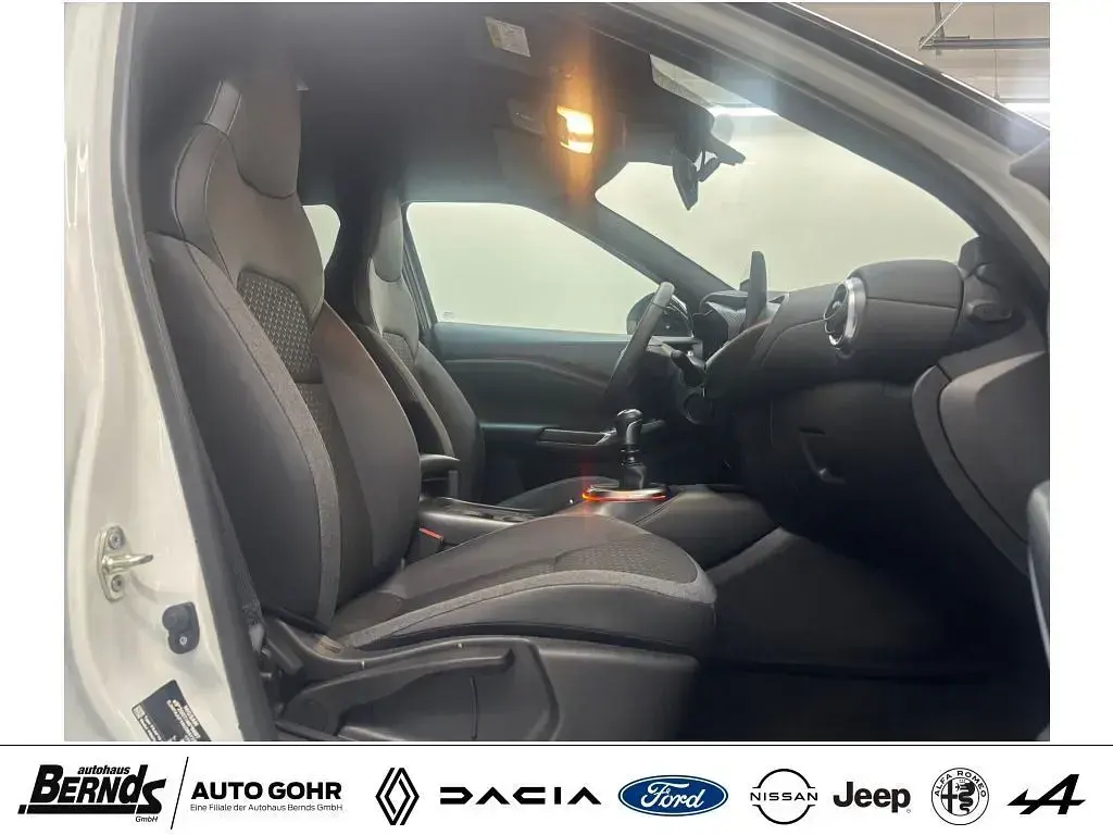 Second-hand Nissan Juke N-Connecta 114 CP (83 kW) 2024 Alb SUV