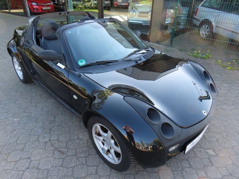 Schwarz Gebraucht 2004 Smart Roadster Cabrio | 4.250 € (Fairer Preis) - Bild 1/4