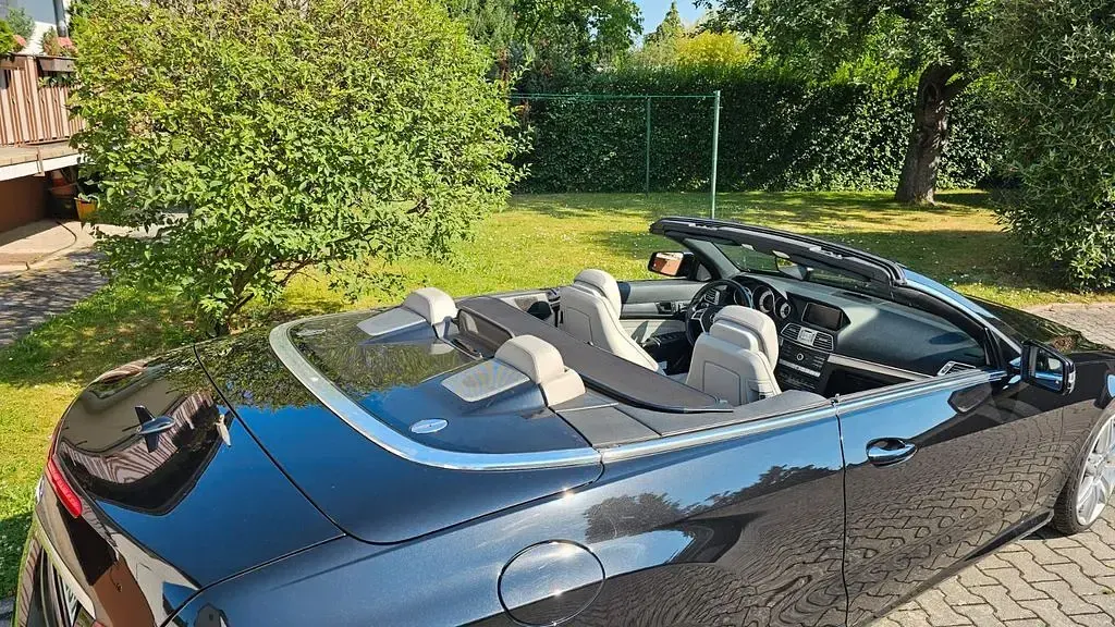 Gebraucht Mercedes E320 AMG 272 PS (200 kW) 2015 Schwarz Cabrio