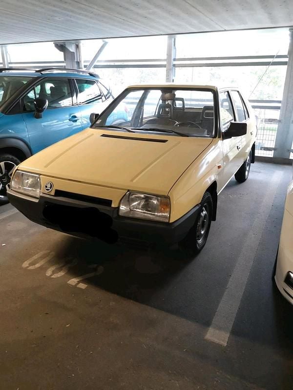 Gebraucht Skoda Favorit 63 PS (46 kW) 1990 Beige Kleinwagen