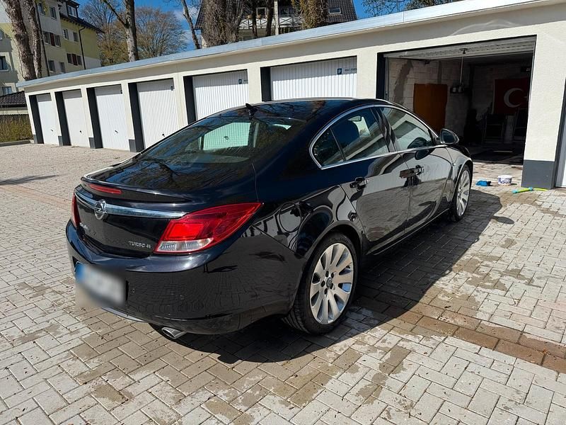Gebraucht Opel Insignia 220 PS (161 kW) 2010 Blau Limousine