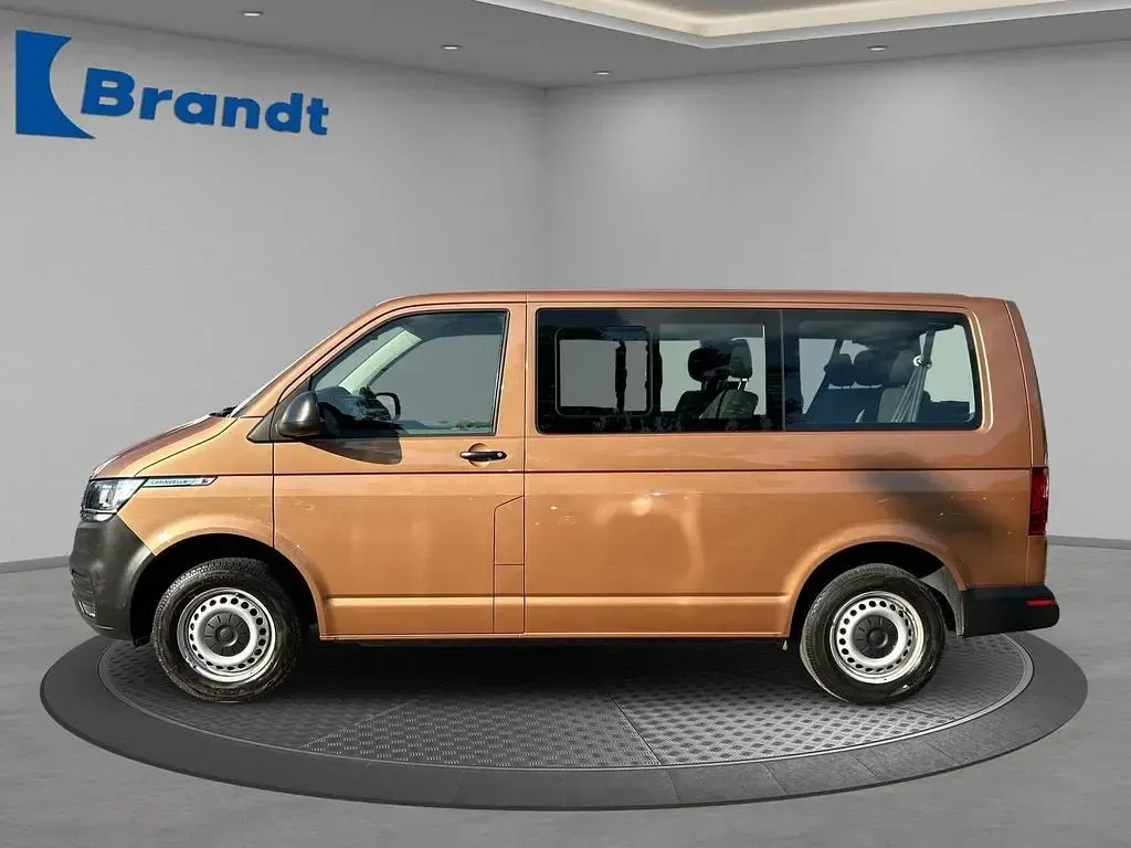 Gebraucht VW Caravelle Trendline 150 PS (110 kW) 2021 Braun Van