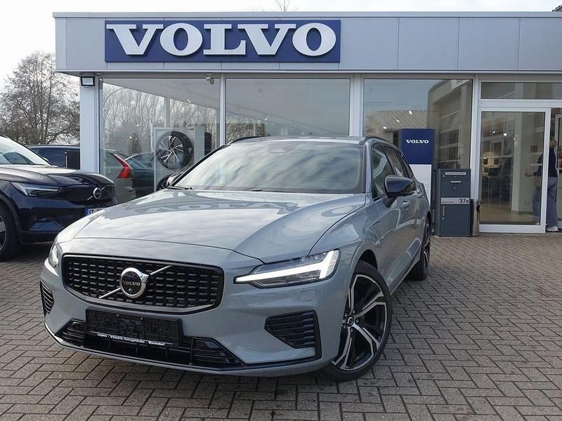 Neu Volvo V60 Plus 398 PS (292 kW) 2026 Grau Kombi