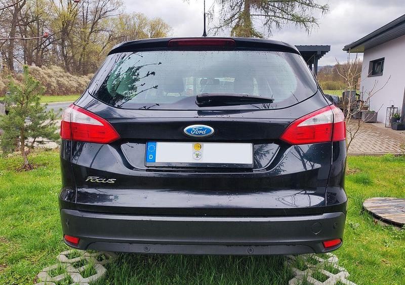 Gebraucht Ford Focus Trend 116 PS (85 kW) 2011 Schwarz Kombi