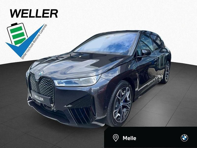 Grau Gebraucht 2022 BMW iX Sport Line SUV | 62.450 € (Fairer Preis) - Bild 1/3