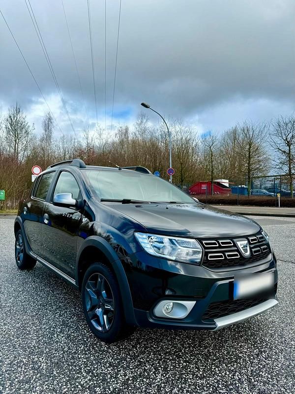 Gebraucht Dacia Sandero Stepway 90 PS (66 kW) 2017 Schwarz SUV