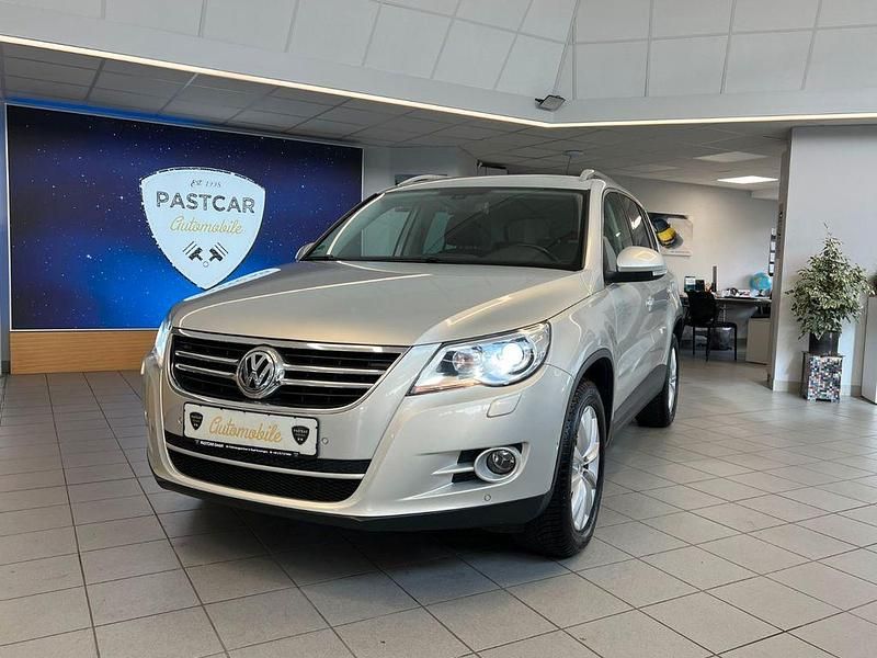 Gold Gebraucht 2010 VW Tiguan Team SUV | 9.400 € (Etwas zu teuer) - Bild 1/4
