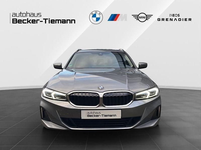 Gebraucht BMW 318 Efficient Dynamics 156 PS (114 kW) 2024 Skyscraper grau Kombi