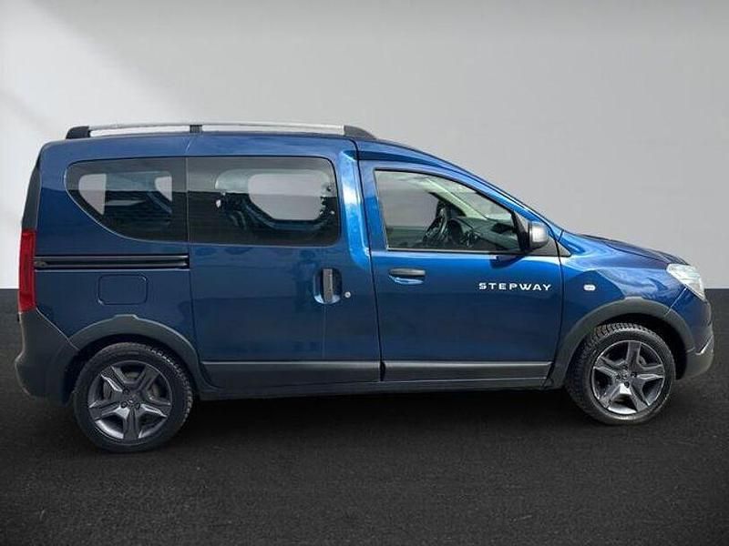 Gebraucht Dacia Dokker Celebration 116 PS (85 kW) 2017 Blau Van / Kleinbus