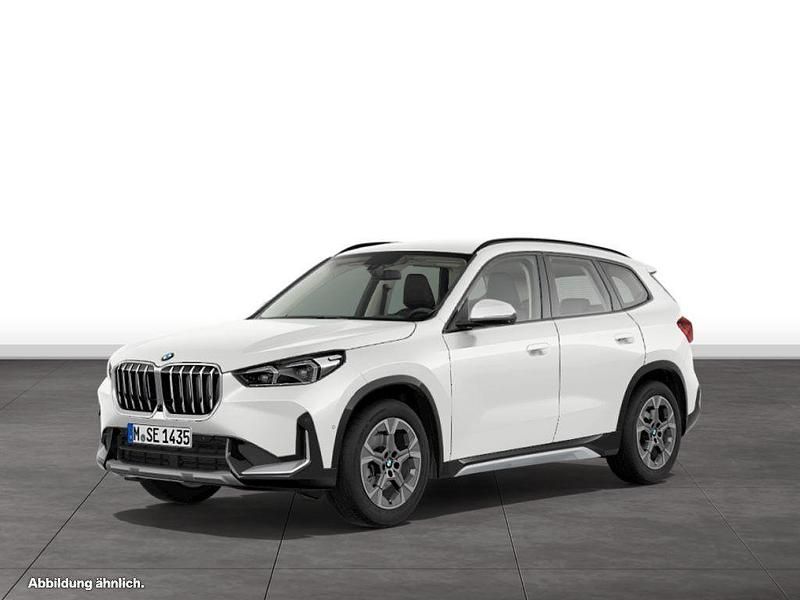 Mineralweiß metallic Gebraucht 2025 BMW X1 Luxury Line SUV | 44.514 € (Fairer Preis) - Bild 1/4