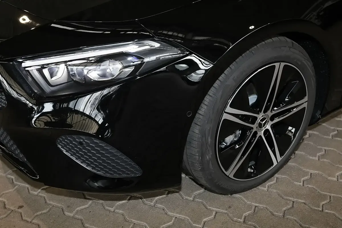 Gebraucht Mercedes A200 Progressive 163 PS (119 kW) 2026 Unilack nachtschwarz Limousine