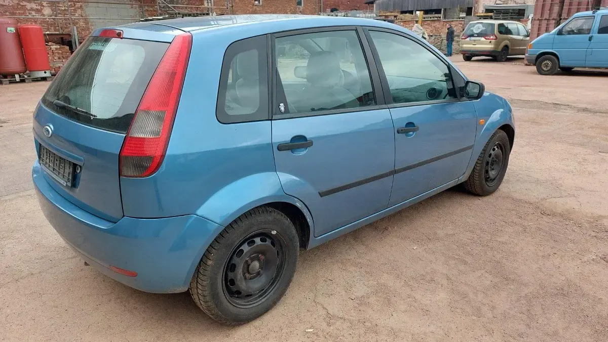 Usata Ford Fiesta 80 CV (58 kW) 2003 Blu Utilitaria