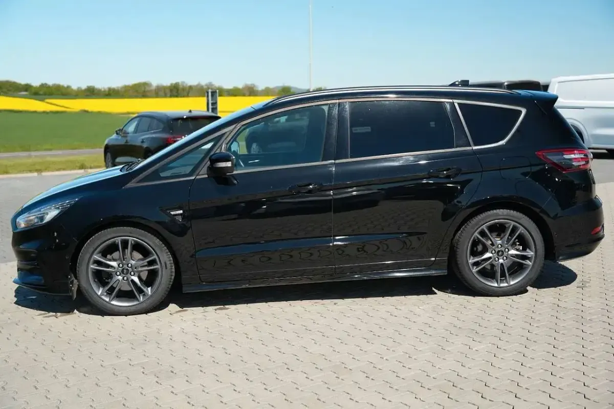 Gebraucht Ford S-MAX ST-Line 165 PS (121 kW) 2019 Schwarz Van / Kleinbus