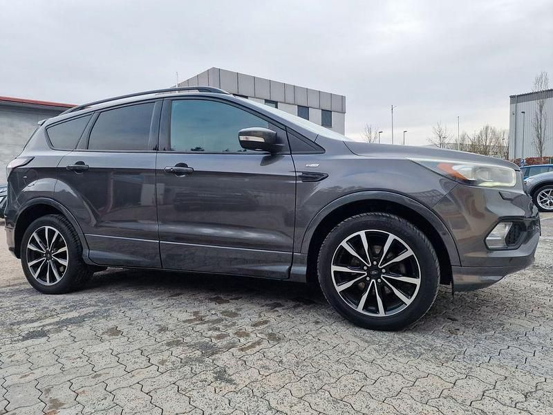 Gebraucht Ford Kuga ST-Line 150 PS (110 kW) 2016 Grau SUV