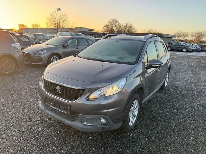 Grau Gebraucht 2017 Peugeot 2008 Active SUV | 6.000 € (Superpreis) - Bild 1/4