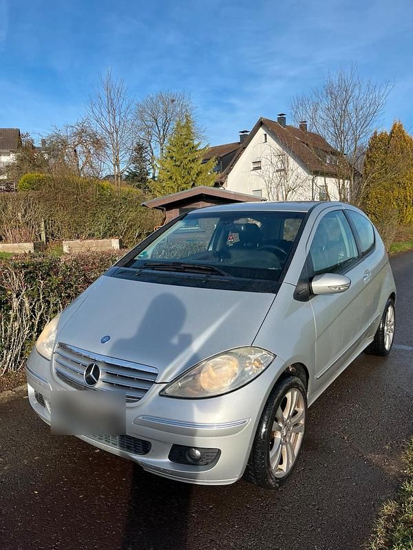 Silber Gebraucht 2007 Mercedes A180 Kleinwagen | 1.999 € (Fairer Preis) - Bild 1/4