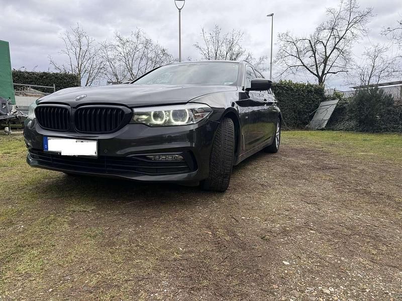 Gebraucht 2018 BMW 520 Sport Line Kombi | 21.350 € (Fairer Preis) - Bild 1/4