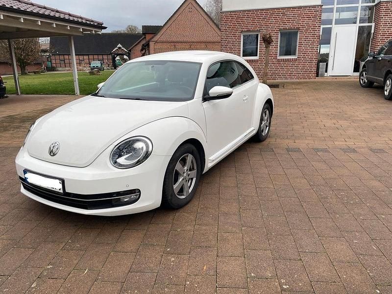 Gebraucht VW Beetle Design 105 PS (77 kW) 2012 Weiß Kleinwagen