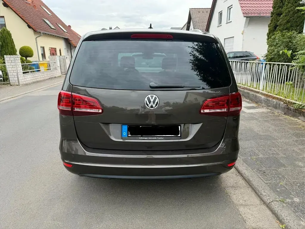 Brugt VW Sharan Highline 184 HK (135 kW) 2015 Brun MPV