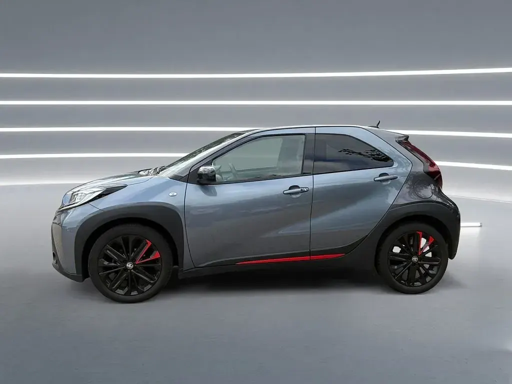 Gebraucht Toyota Aygo X 72 PS (52 kW) 2023 Grau SUV