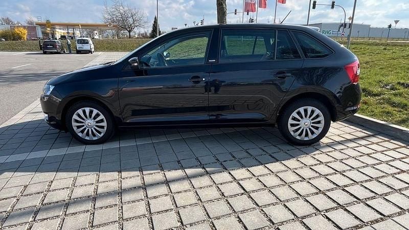 Gebraucht Skoda Rapid Joy 116 PS (85 kW) 2016 Schwarz Kleinwagen