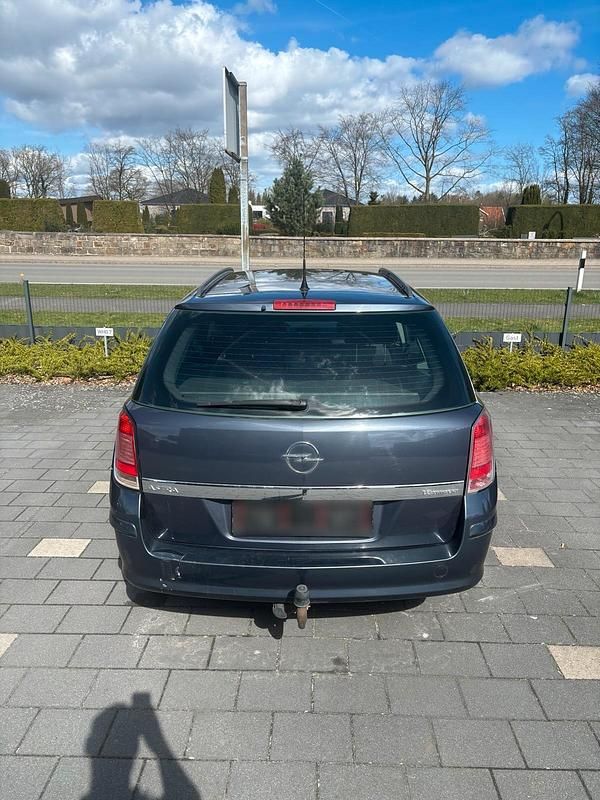 Gebraucht Opel Astra 105 PS (77 kW) 2007 Blau Kombi