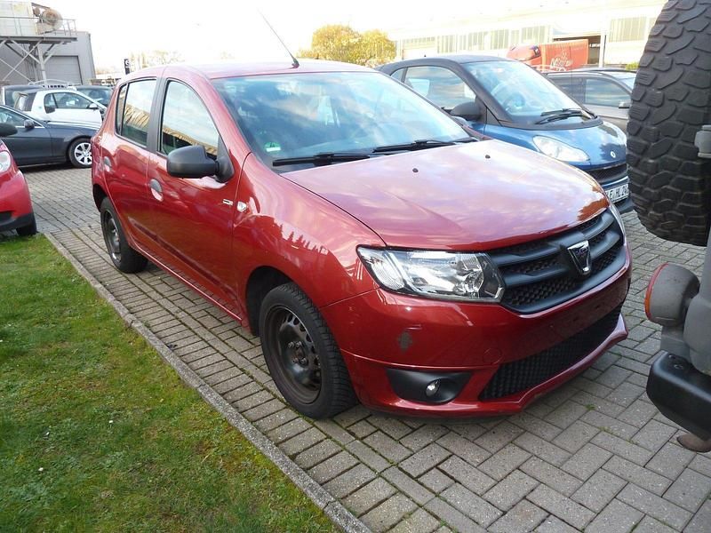 Gebraucht Dacia Sandero 73 PS (53 kW) 2016 Rot Kleinwagen