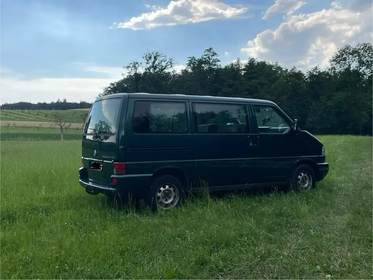 Gebraucht VW Multivan 102 PS (75 kW) 1999 Grün Van / Kleinbus
