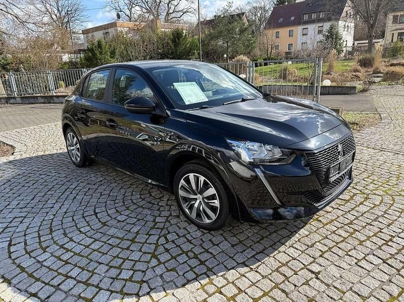 Gebraucht Peugeot e-208 Active 100 kW (136 PS) 2021 Noir perla nera Kleinwagen