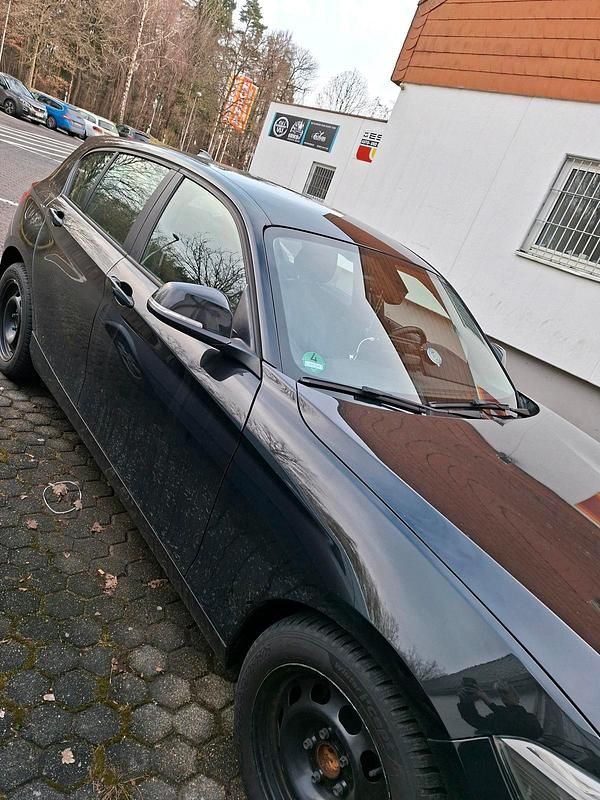 Gebraucht BMW 116 115 PS (84 kW) 2012 Schwarz Kleinwagen