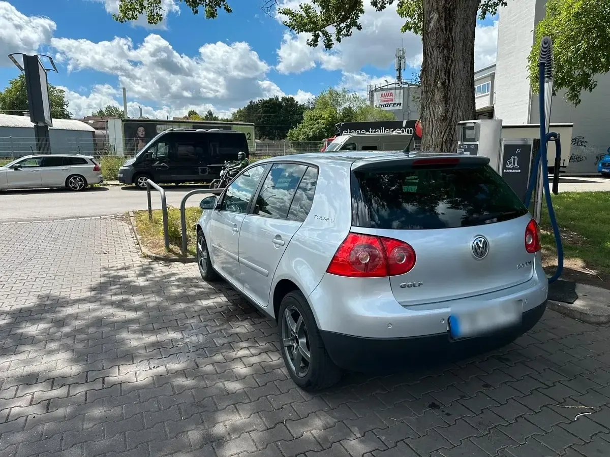 Gebraucht VW Golf V 140 PS (102 kW) 2007 Silber Limousine