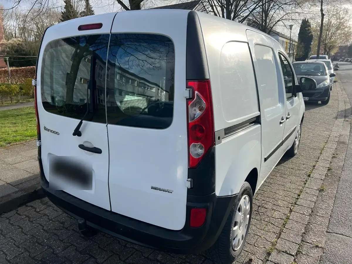 Używany Renault Kangoo Authentique 75 KM (55 kW) 2012 Biały Minivan