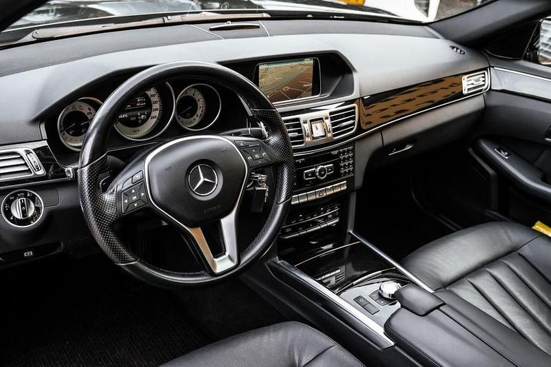 Gebraucht Mercedes E400 Avantgarde 333 PS (244 kW) 2013 Schwarz Limousine