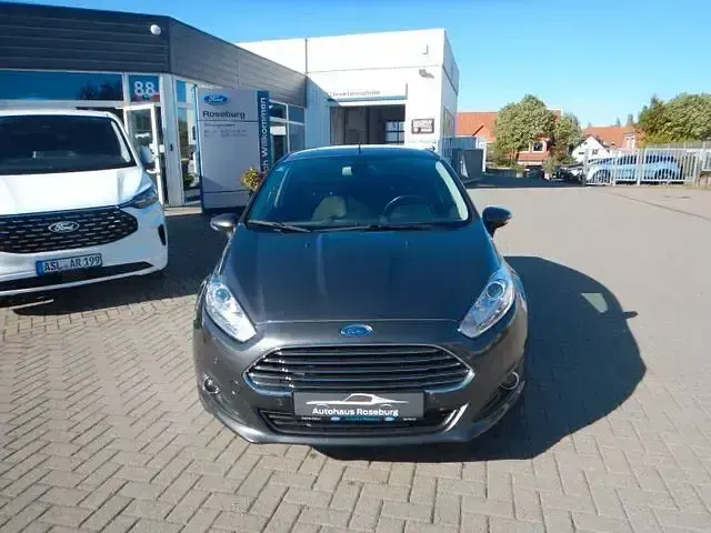 Gebraucht Ford Fiesta Titanium 112 PS (82 kW) 2016 Grau Kleinwagen