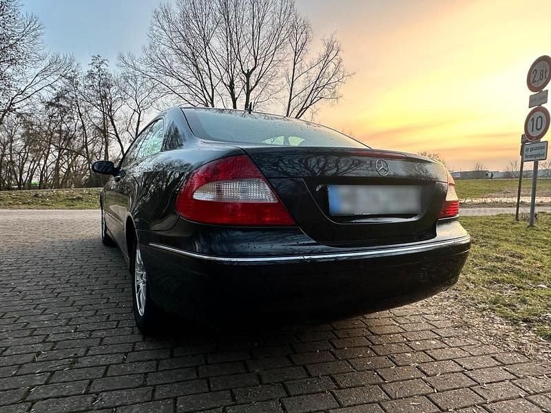 Gebraucht Mercedes CLK220 150 PS (110 kW) 2006 Schwarz Coupé