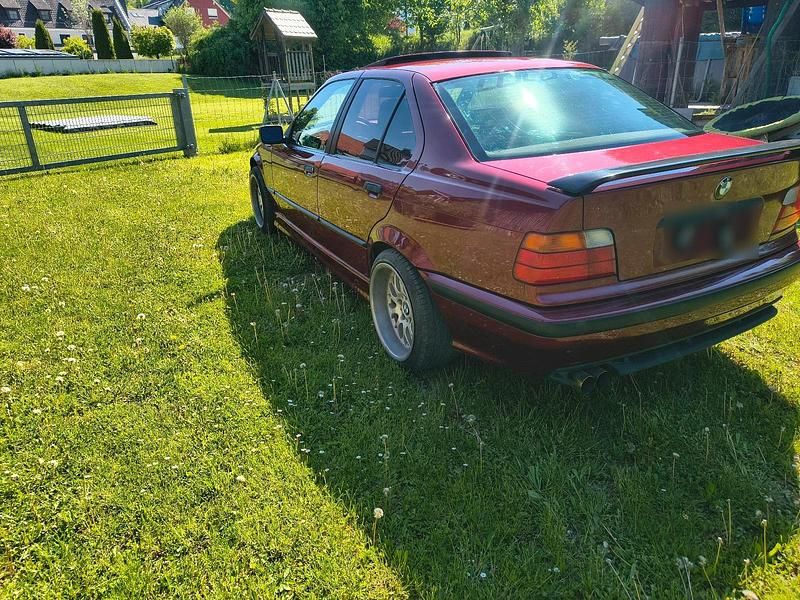 Second-hand BMW 328 193 CP (141 kW) 1996 Roșu Berlinǎ