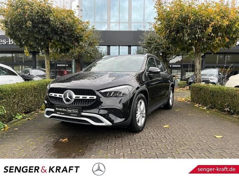 Gebraucht Mercedes GLA200 163 PS (119 kW) 2024 Schwarz SUV