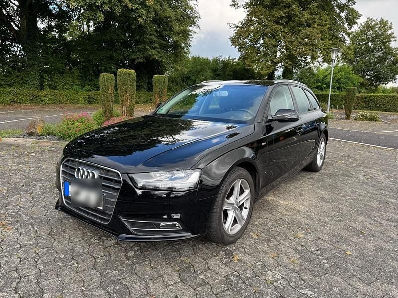 Schwarz Gebraucht 2015 Audi A4 Kombi | 11.400 € (Guter Preis) - Bild 1/4