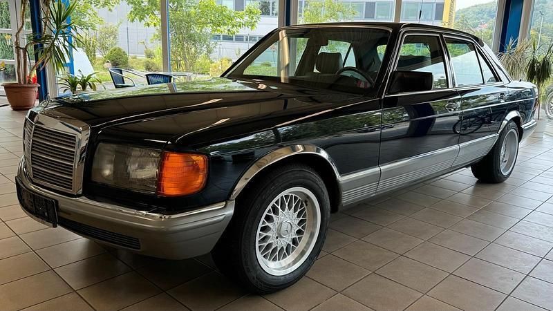 Blau Gebraucht 1984 Mercedes 380 Limousine | 22.000 € - Bild 1/4