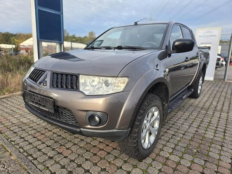 Braun Gebraucht 2011 Mitsubishi L200 Intense Abholung | 9.800 € (Fairer Preis) - Bild 1/4