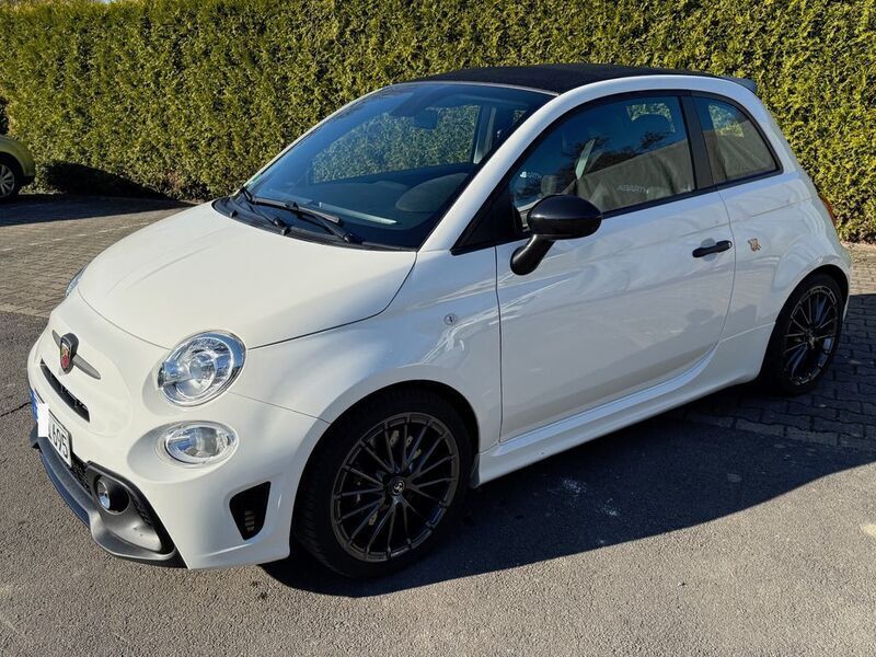 Weiß Gebraucht 2023 Abarth 695C Cabrio | 28.990 € - Bild 1/4