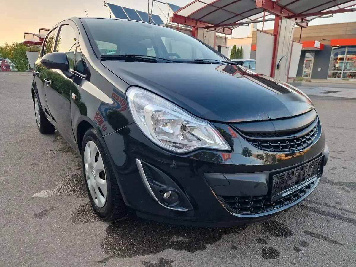 Usata Opel Corsa Active 101 CV (74 kW) 2013 Nero Utilitaria