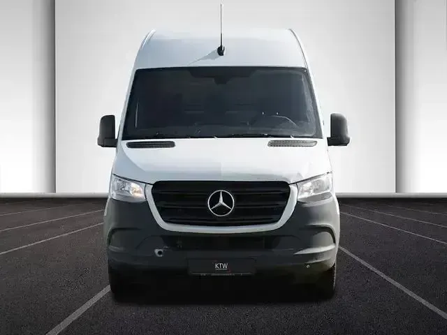 Używany Mercedes Sprinter 170 KM (125 kW) 2022 Biały Van