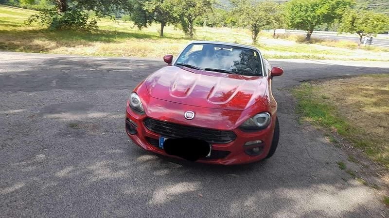 Gebraucht Fiat 124 Spider Lusso 140 PS (102 kW) 2018 Rot Cabrio