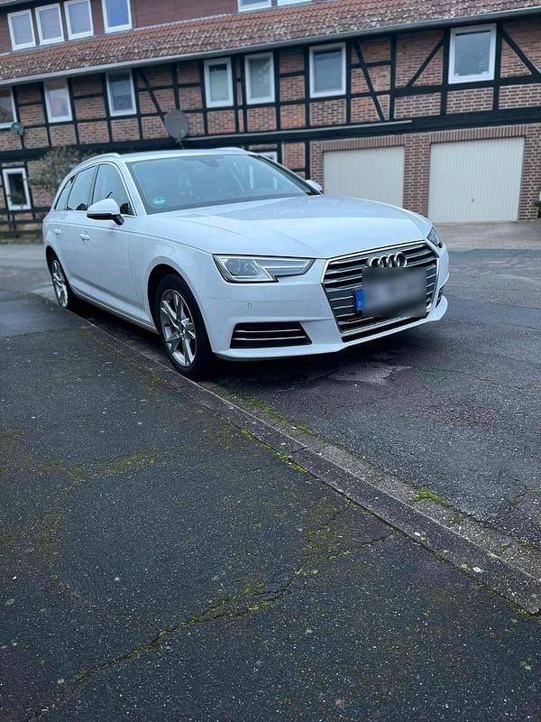 Gebraucht Audi A4 150 PS (110 kW) 2018 Weiß Kombi