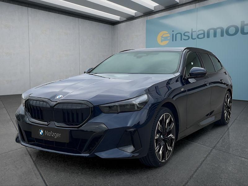 Blau Gebraucht 2025 BMW 540 Kombi | 109.199 € - Bild 1/4