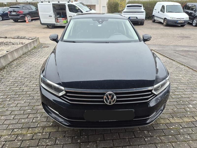 Używany VW Passat Highline 150 KM (110 kW) 2018 Czarny Kombi