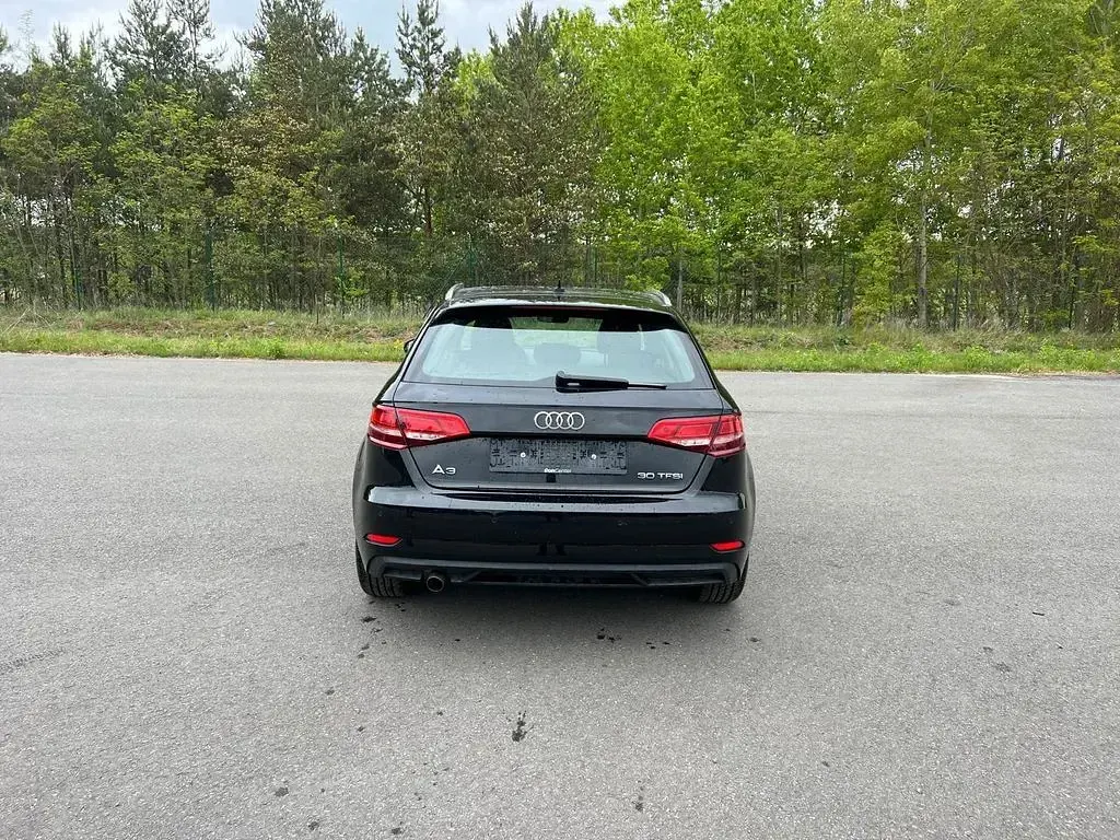 Gebraucht Audi A3 Basis 116 PS (85 kW) 2019 Schwarz Limousine